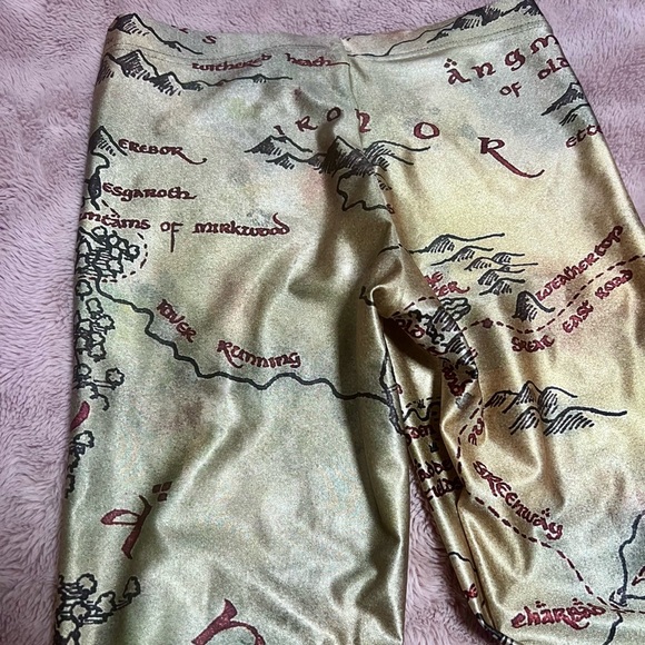 Blackmilk Lord of the Rings Themed Leggings - Picture 4 of 9
